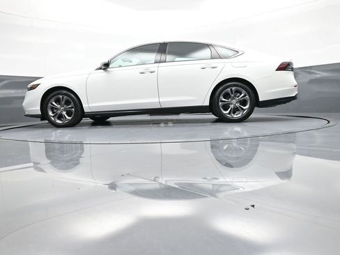 Certified 2023 Honda Accord EX image 33