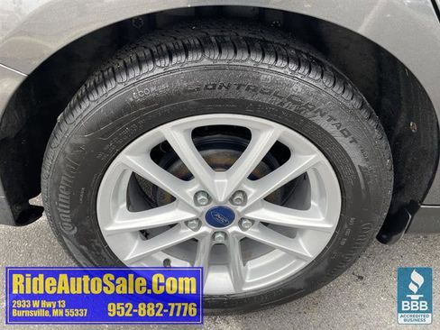 Used 2017 Ford Focus SE image 26