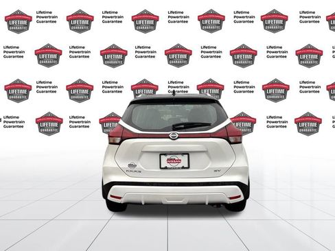 Certified 2021 Nissan Kicks SV image 4