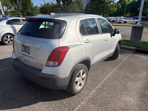 Used 2016 Chevrolet Trax LS AWD/4WD image 2