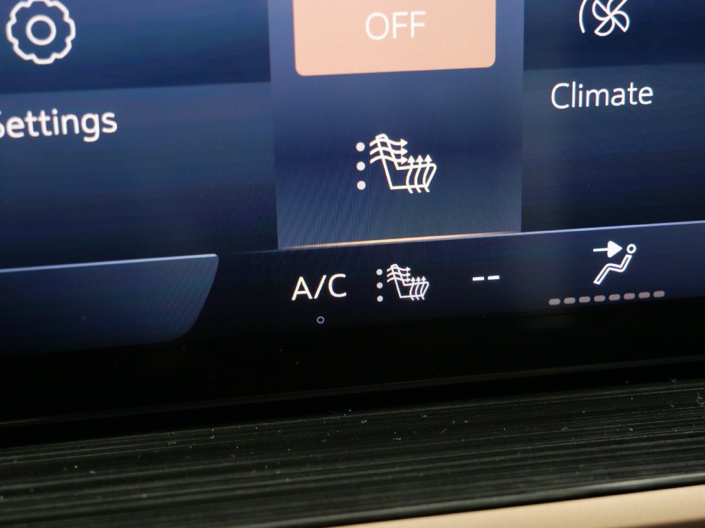 Used 2024 Buick Envision Sport Touring AWD/4WD image 30
