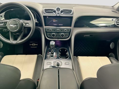 Certified 2021 Bentley Bentayga AWD/4WD image 13