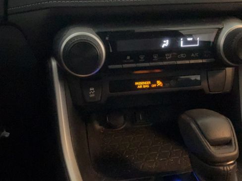 Certified 2021 Toyota RAV4 LE FWD image 14