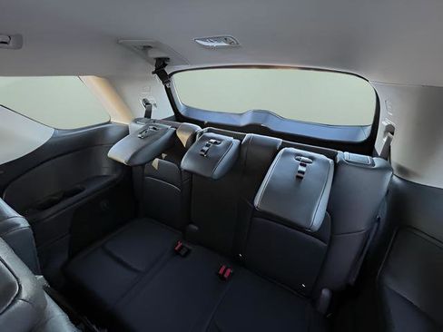 Used 2025 Nissan Pathfinder SL image 27