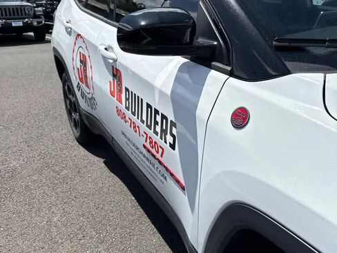 Used 2023 Jeep Compass Trailhawk image 15