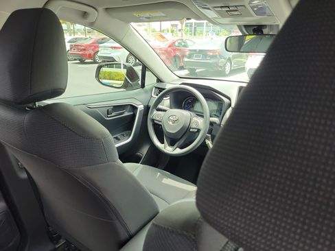 Used 2025 Toyota RAV4 LE AWD/4WD image 14