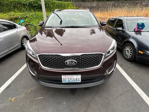 Used 2016 Kia Sorento FWD w/ LX Convenience Package image 2