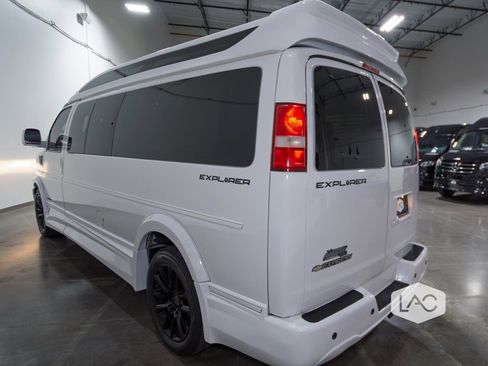 Used 2019 Chevrolet Express 2500 Extended w/ Enhanced Convenience Package image 34