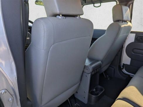 Used 2008 Jeep Wrangler Unlimited X AWD/4WD image 22