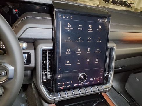 New 2026 GMC Yukon XL Denali w/ Denali Reserve Package image 18