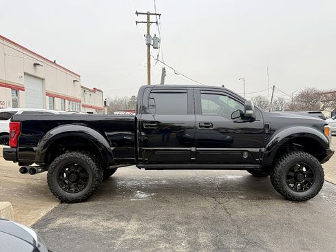 Used 2019 Ford F250 Lariat w/ Lariat Ultimate Package image 9