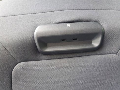 New 2025 Ford Expedition Active image 41