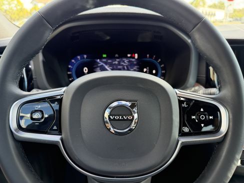 Certified 2023 Volvo XC60 B5 Ultimate w/ Protection Package Premier image 30