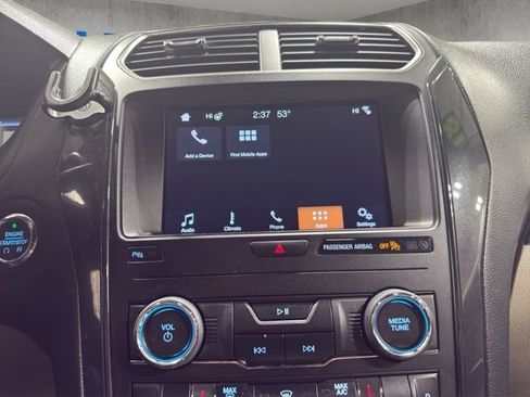 Used 2018 Ford Explorer XLT w/ Equipment Group 202A image 17