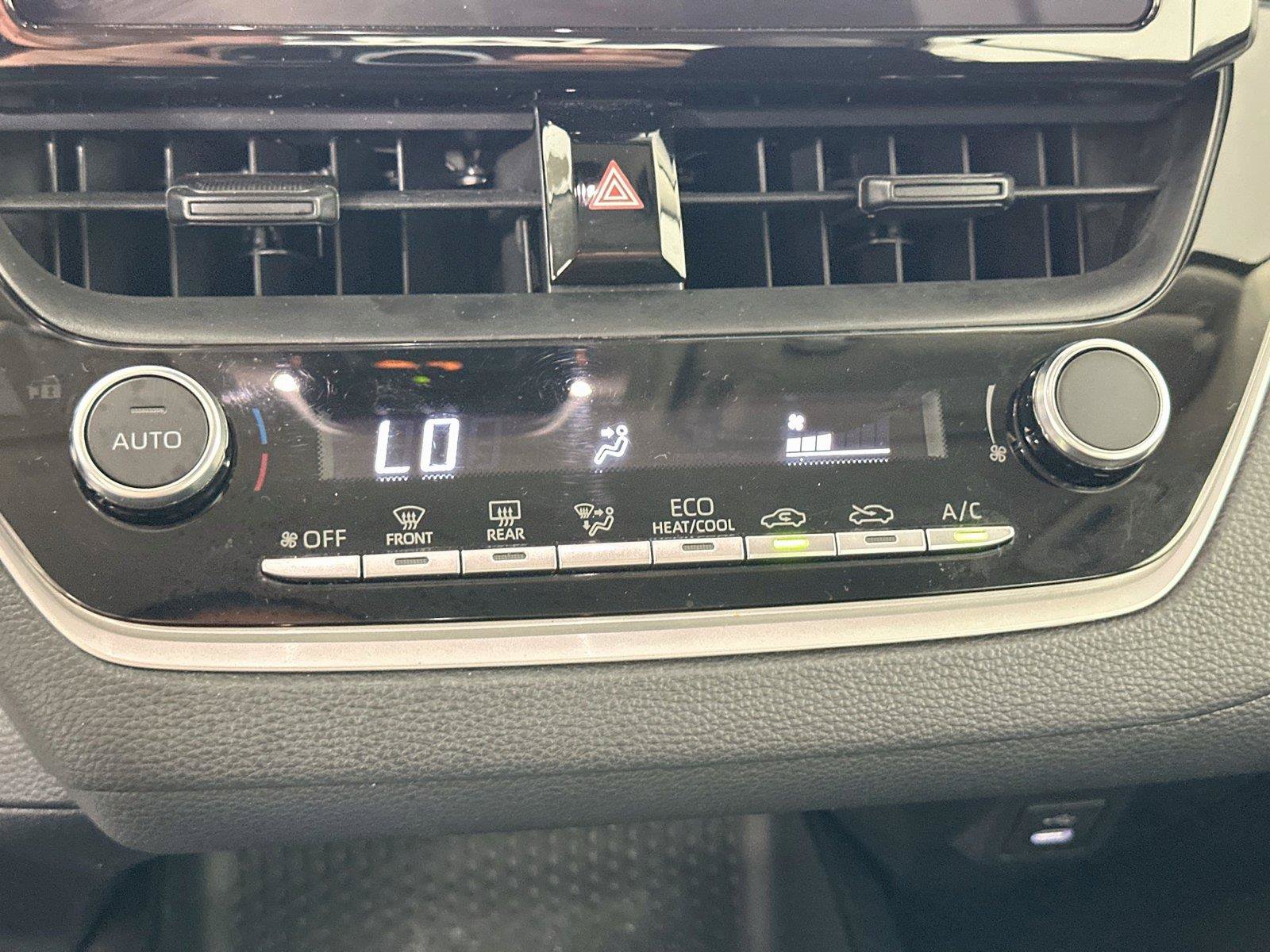 Used 2025 Toyota Corolla LE FWD image 9