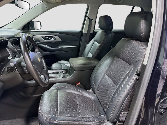 Used 2020 Chevrolet Traverse LT w/ Driver Confidence II Package AWD/4WD image 18