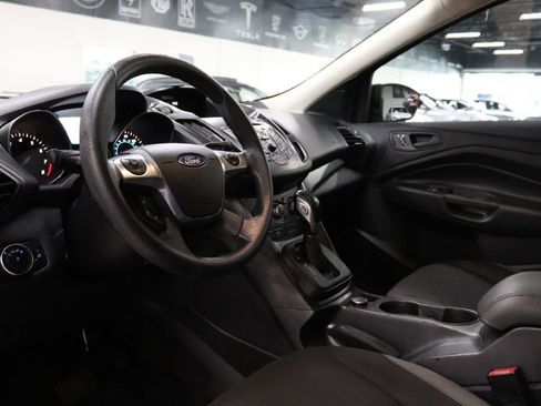 Used 2016 Ford Escape S image 9