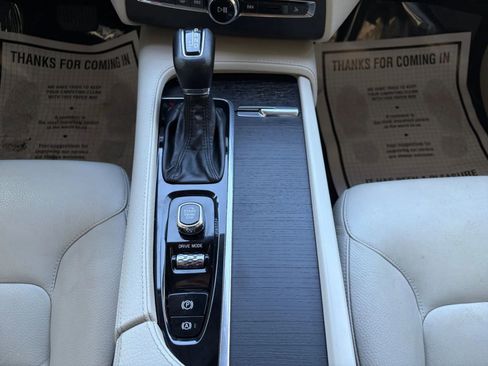 Used 2020 Volvo XC90 T5 Momentum w/ Protection Package Premier AWD/4WD image 29