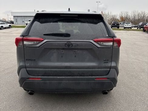 Used 2019 Toyota RAV4 XLE image 4