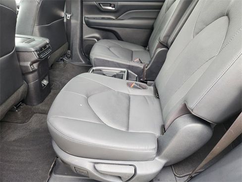 Certified 2024 Toyota Grand Highlander Limited image 30