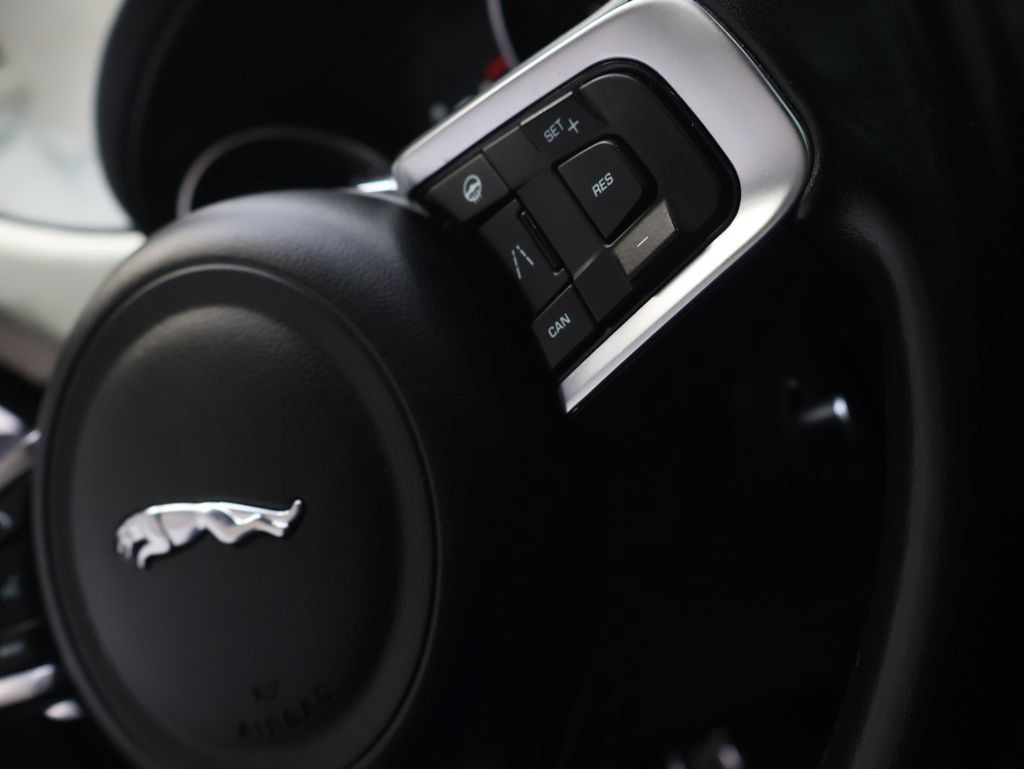 Used 2020 Jaguar F-PACE Prestige AWD/4WD image 20