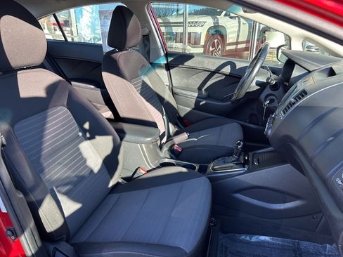 Used 2017 Kia Forte S image 10