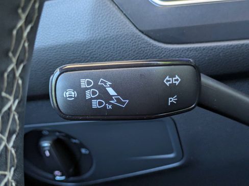Used 2023 Volkswagen Tiguan SE R-Line FWD image 19