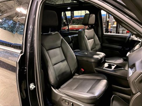 Used 2023 Chevrolet Tahoe LT w/ LT Signature Plus Package AWD/4WD image 11