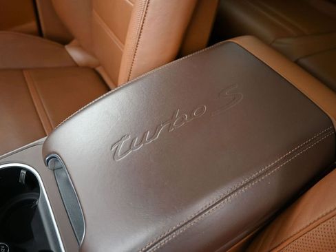 Certified 2022 Porsche Cayenne Turbo S AWD/4WD image 25