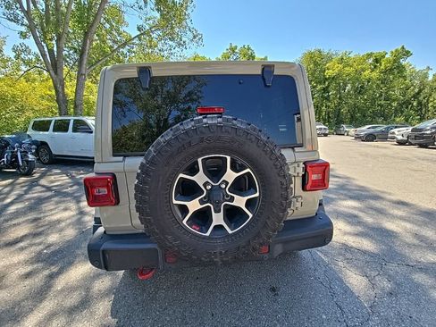 Used 2022 Jeep Wrangler Unlimited Rubicon w/ Steel Bumper Group AWD/4WD image 6