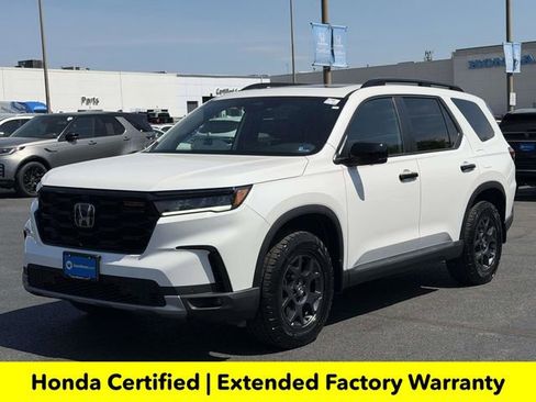 Used 2025 Honda Pilot TrailSport image 4