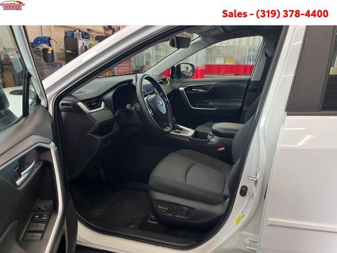 Certified 2025 Toyota RAV4 XLE AWD/4WD image 15