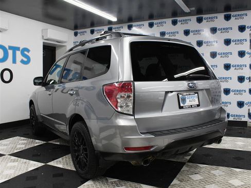 Used 2011 Subaru Forester 2.5X Premium image 2