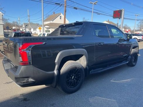 Used 2025 Chevrolet Silverado EV LT image 6