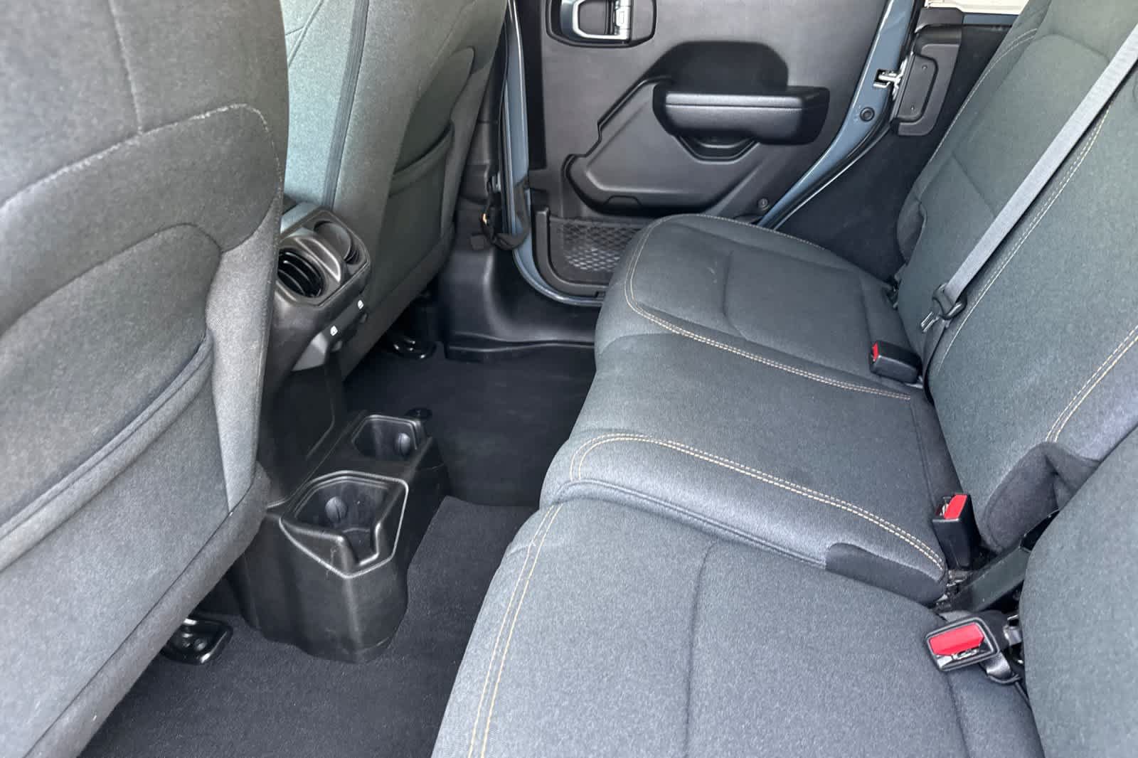Used 2024 Jeep Wrangler Unlimited Sport AWD/4WD image 4