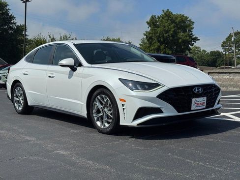 Used 2021 Hyundai Sonata SEL FWD image 2