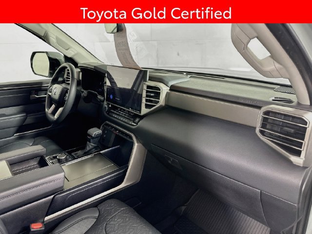 Used 2024 Toyota Sequoia SR5 AWD/4WD image 33
