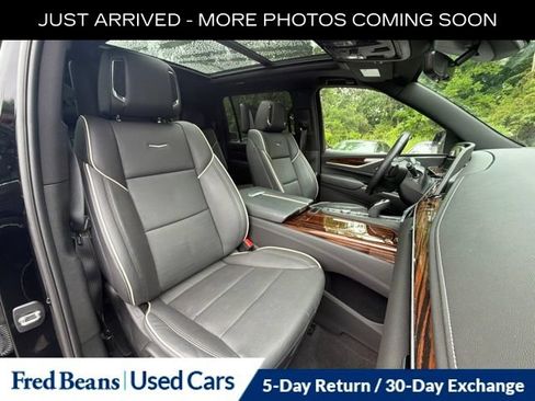 Used 2023 Cadillac Escalade ESV Premium Luxury w/ LPO, Floor Liner Package AWD/4WD image 18