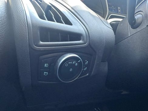 Used 2016 Ford Focus SE w/ Equipment Group 201A FWD image 35