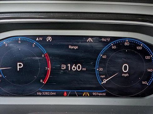 Used 2019 Volkswagen Jetta SEL w/ Cold Weather Package FWD image 11