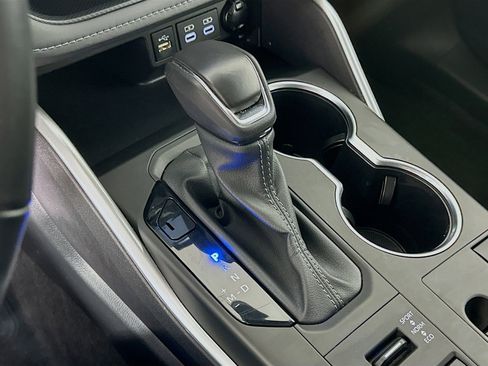 Used 2024 Toyota Highlander LE image 25