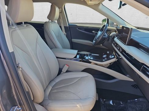 Used 2022 Lincoln Nautilus Reserve w/ Equipment Group 201A image 10