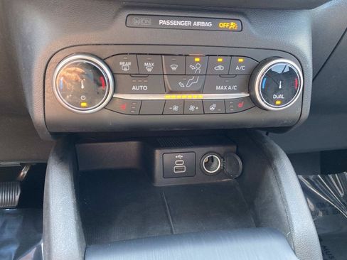 Certified 2024 Ford Escape Active AWD/4WD image 27