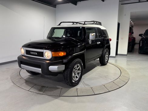 Used 2014 Toyota FJ Cruiser 4WD image 6