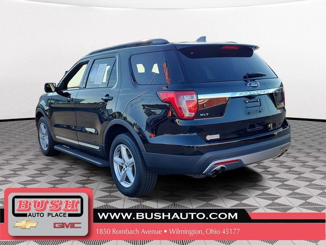 Used 2017 Ford Explorer XLT AWD/4WD image 3