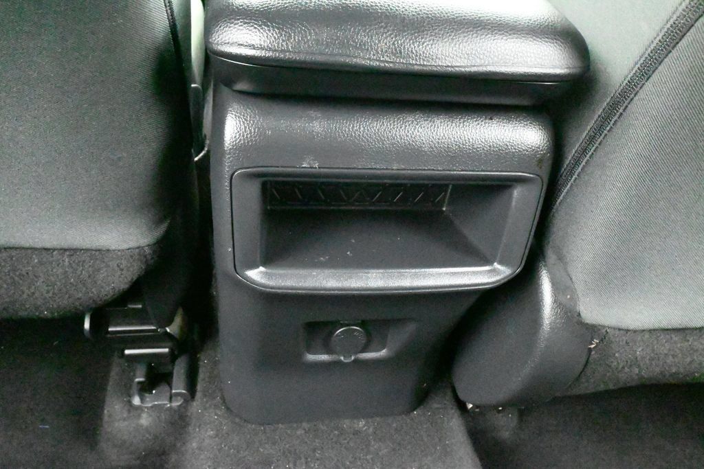 Used 2021 Toyota RAV4 LE FWD image 29
