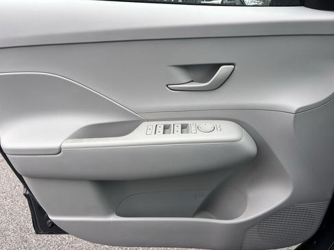 New 2026 Hyundai Kona SE image 10