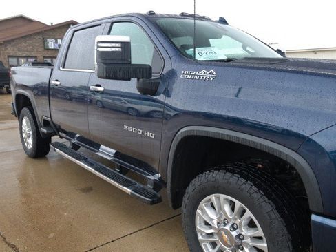 Used 2021 Chevrolet Silverado 3500 High Country w/ Technology Package image 11