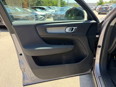 Certified 2026 Volvo XC40 B5 Plus AWD/4WD image 21