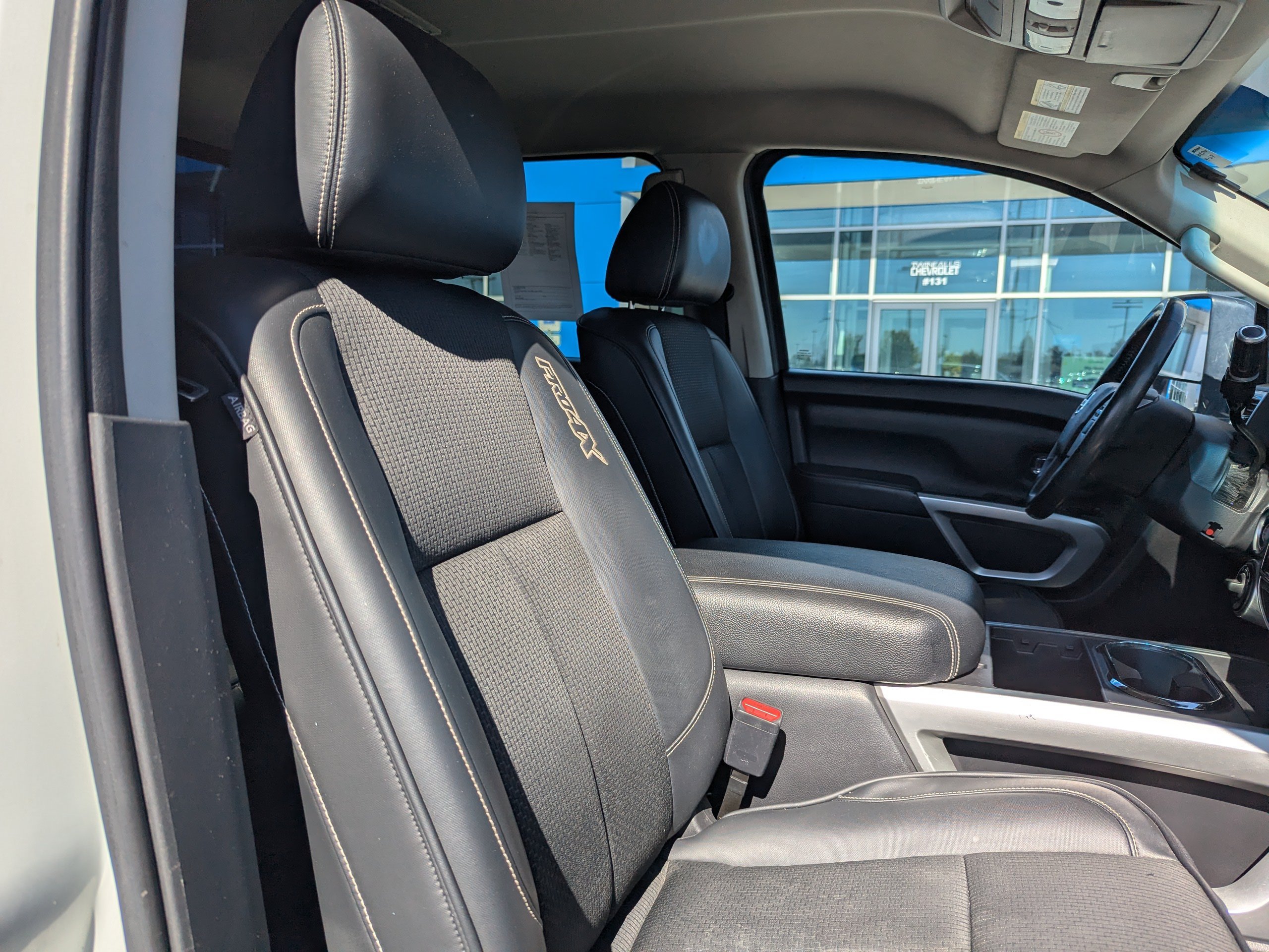 Used 2016 Nissan Titan PRO-4X AWD/4WD image 40